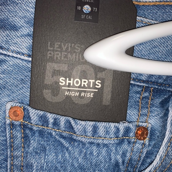 Levi’s 501 Shorts - Picture 4 of 7
